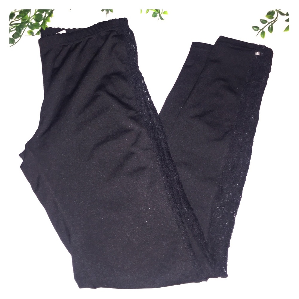 🖤 Black Leggings 🖤w/ Lace Side Detail